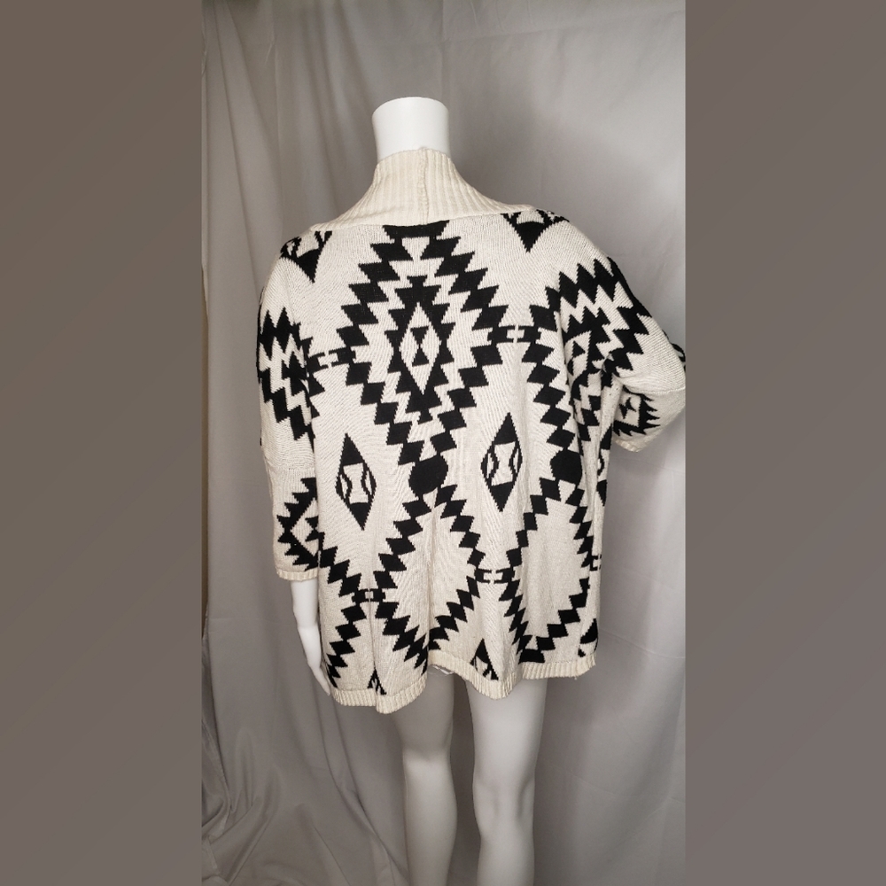 Cardigan - Picture 3 of 4